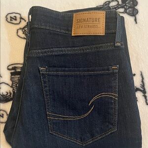 Levi's Signature Dark Blue Relaxed Jeans